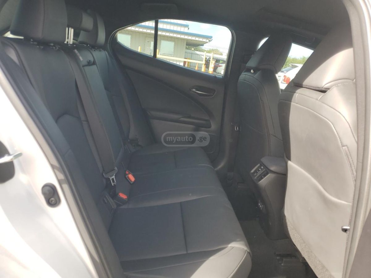 Lexus Base 4dr All-Wheel Drive CVT — миниатюра 10