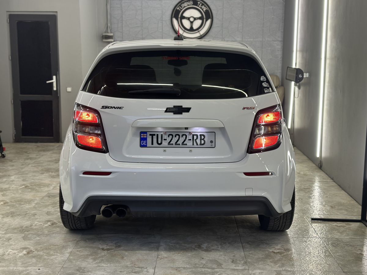 Chevrolet Sonic - фото 3