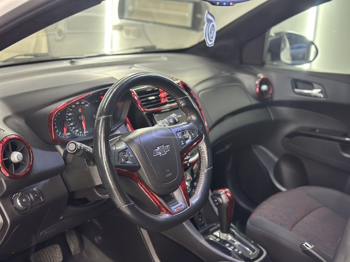 Chevrolet Sonic - фото 7