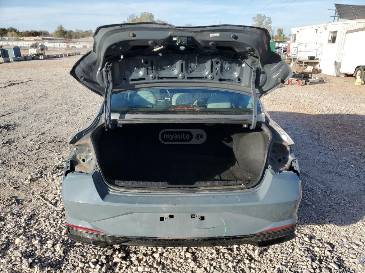 Hyundai Elantra - фото 6