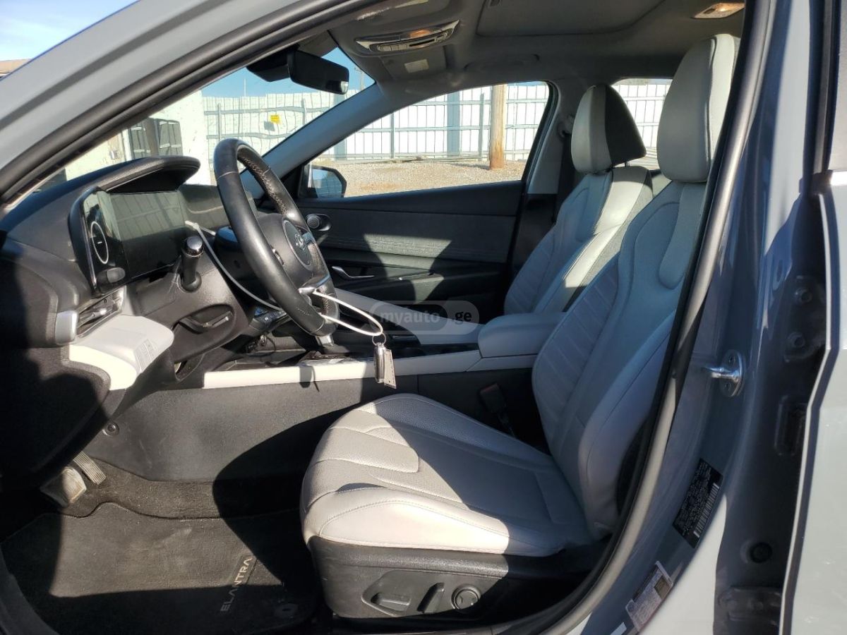 Hyundai Elantra - фото 7