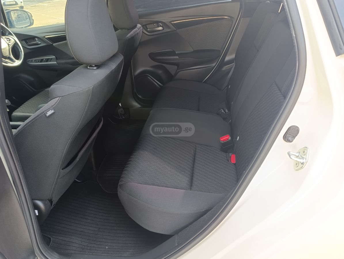 Honda FIT - фото 3