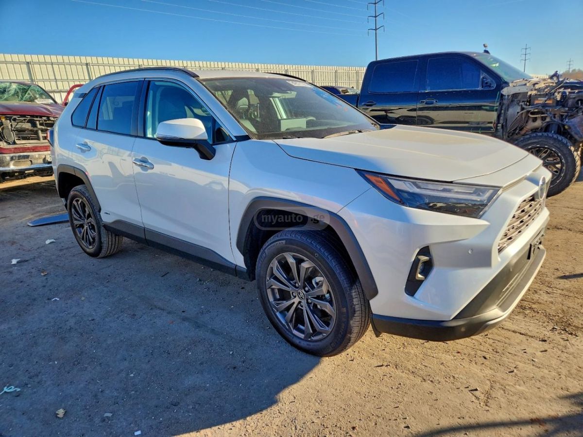 Toyota RAV 4 - фото 4