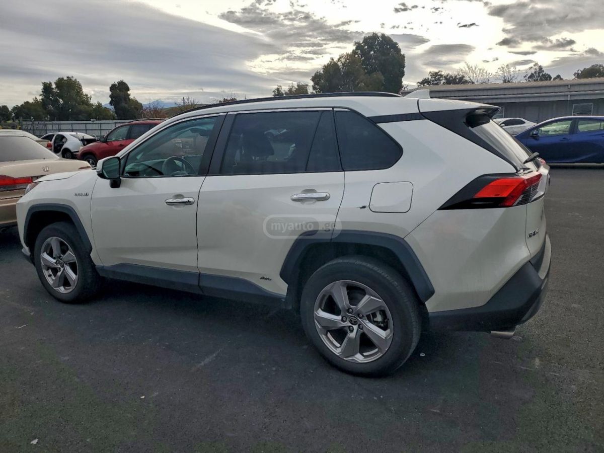 Toyota RAV 4 - фото 2