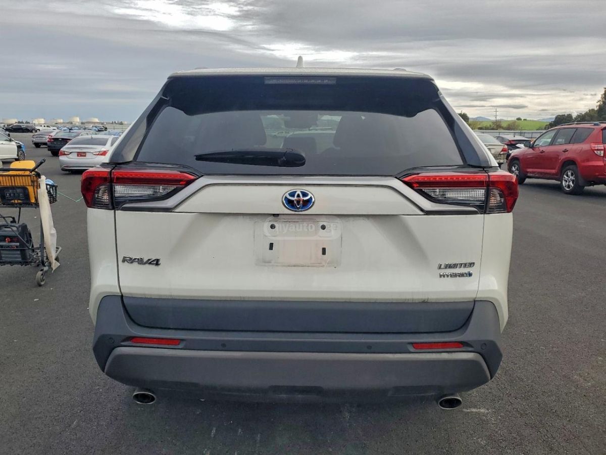 Toyota RAV 4 - фото 6