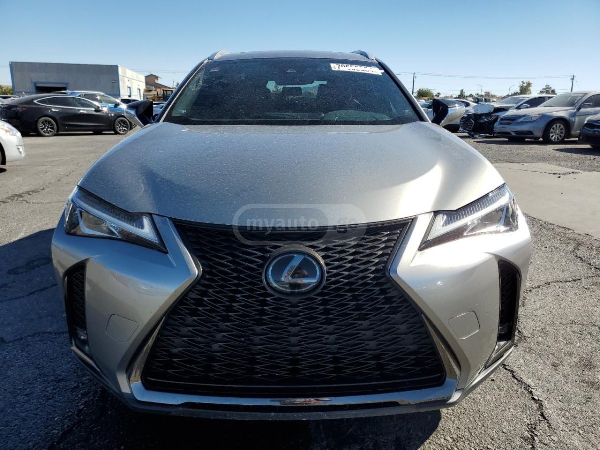Lexus UX 200 - фото 4