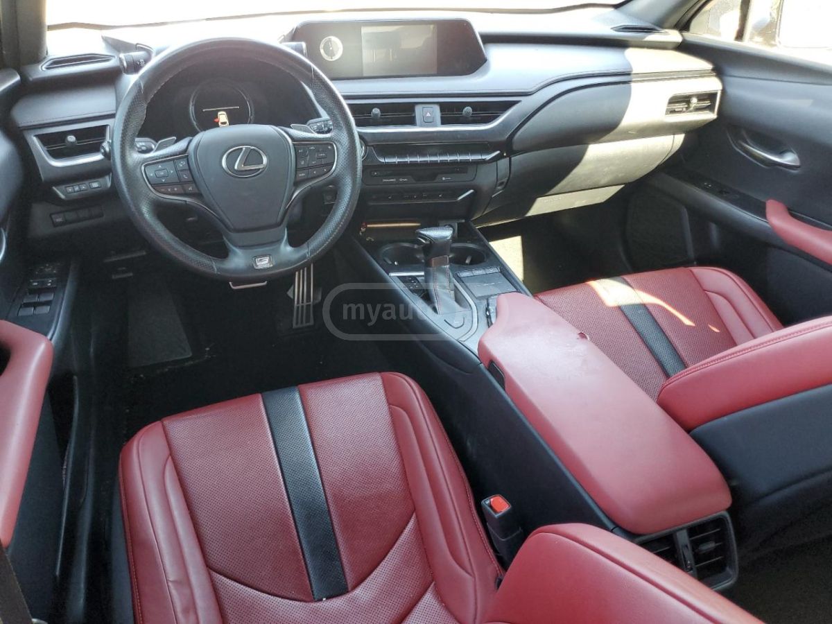 Lexus UX 200 - фото 9