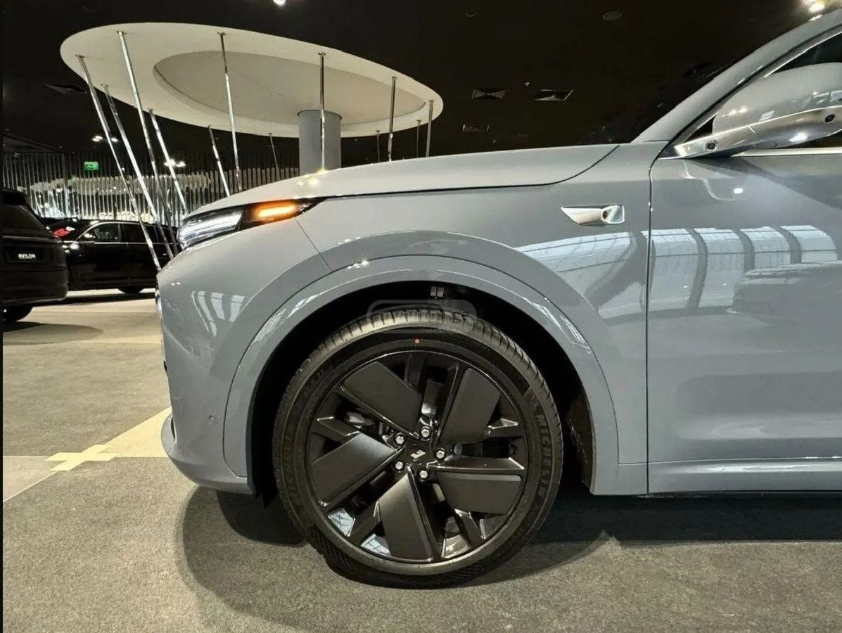 Li Xiang L7 ULTRA 52.3 kWh 2026 — миниатюра 13