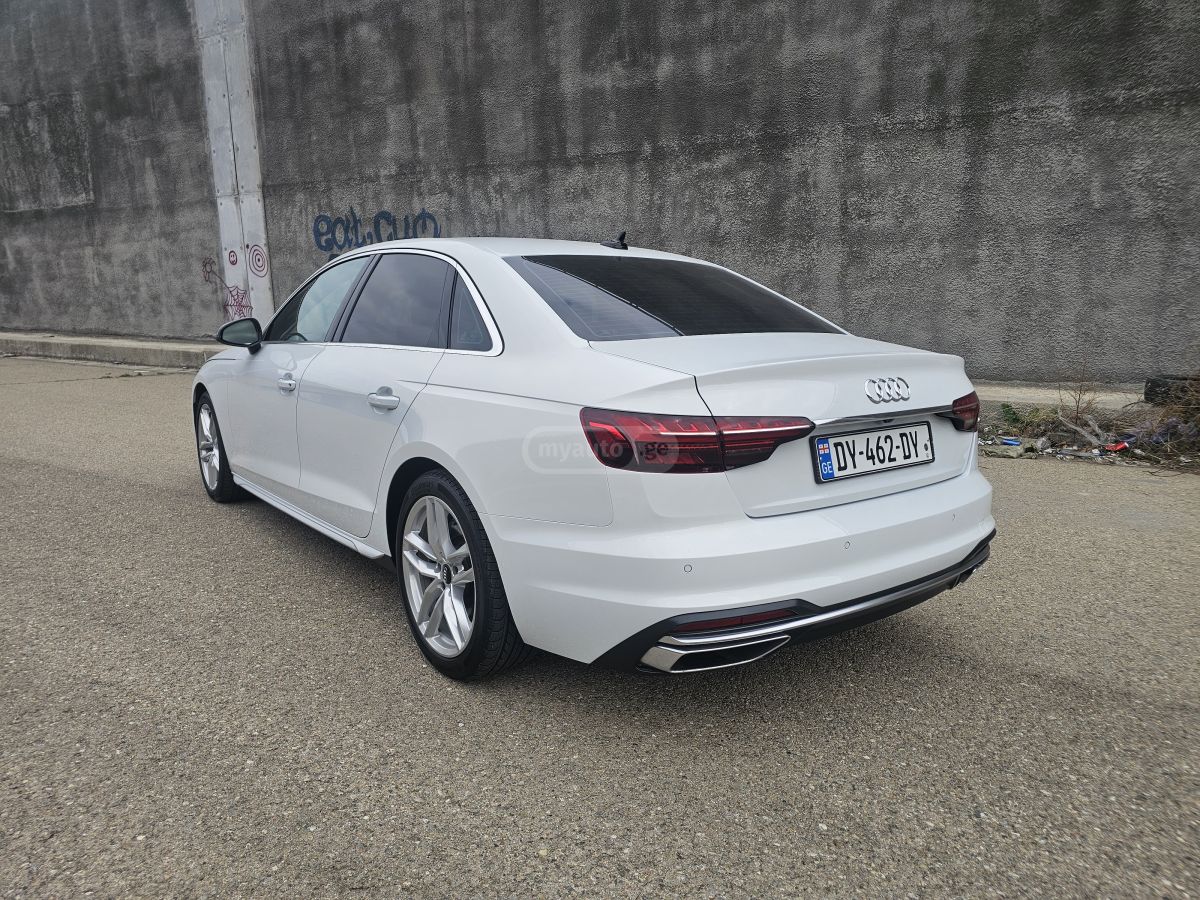 Audi 40 Premium 4dr All-Wheel Drive — миниатюра 4