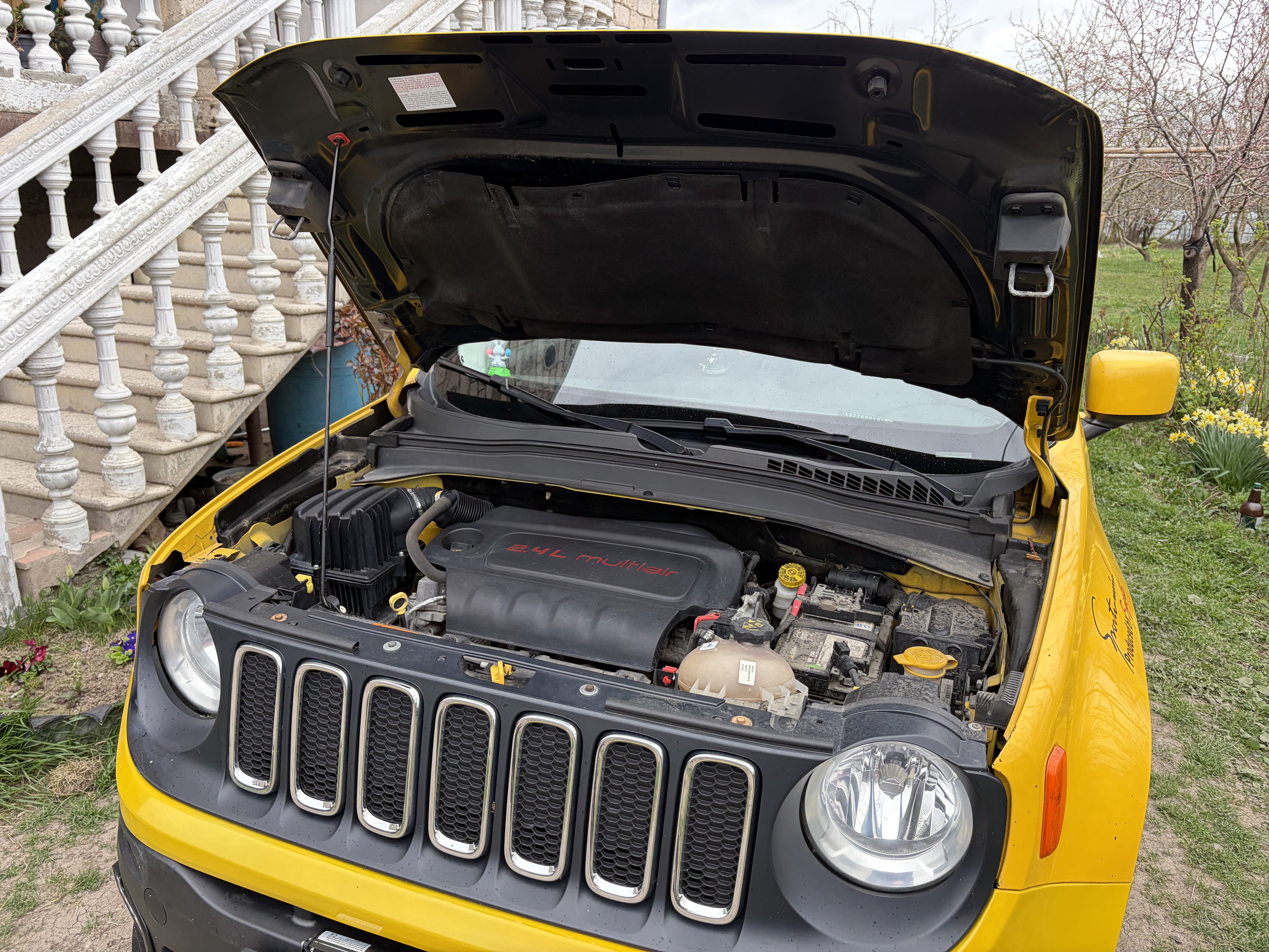 Jeep Renegade - фото 1