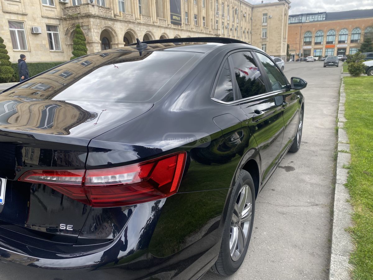 Volkswagen Jetta - фото 2