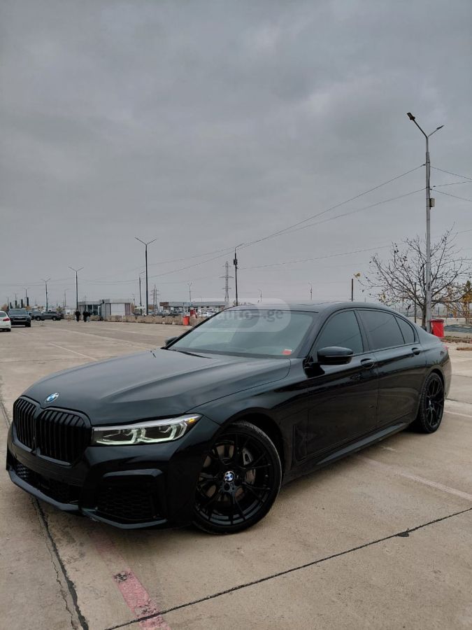 BMW 740 - фото 1