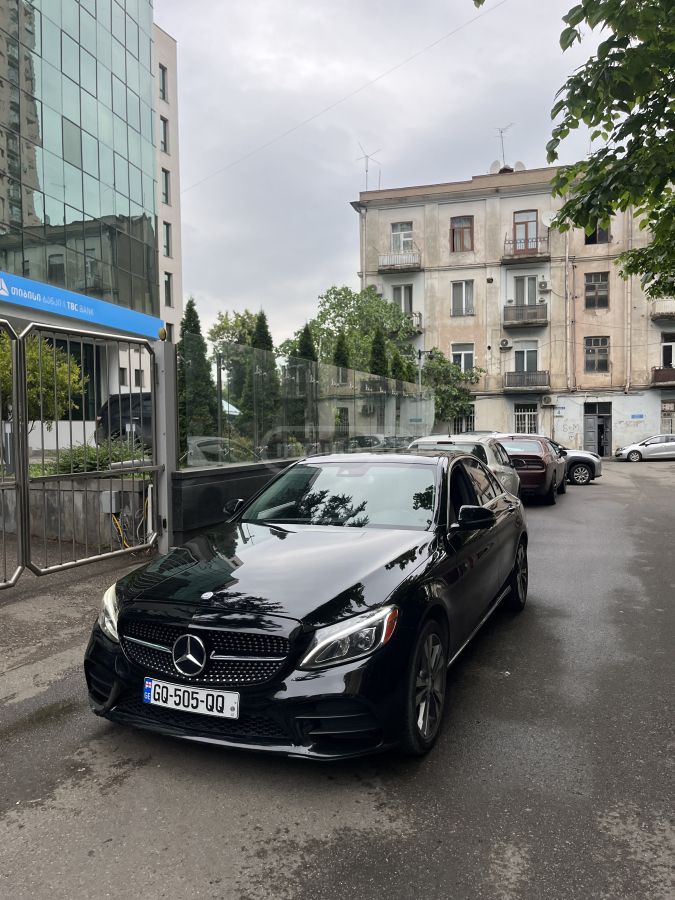 Mercedes-Benz C 300 - фото 1