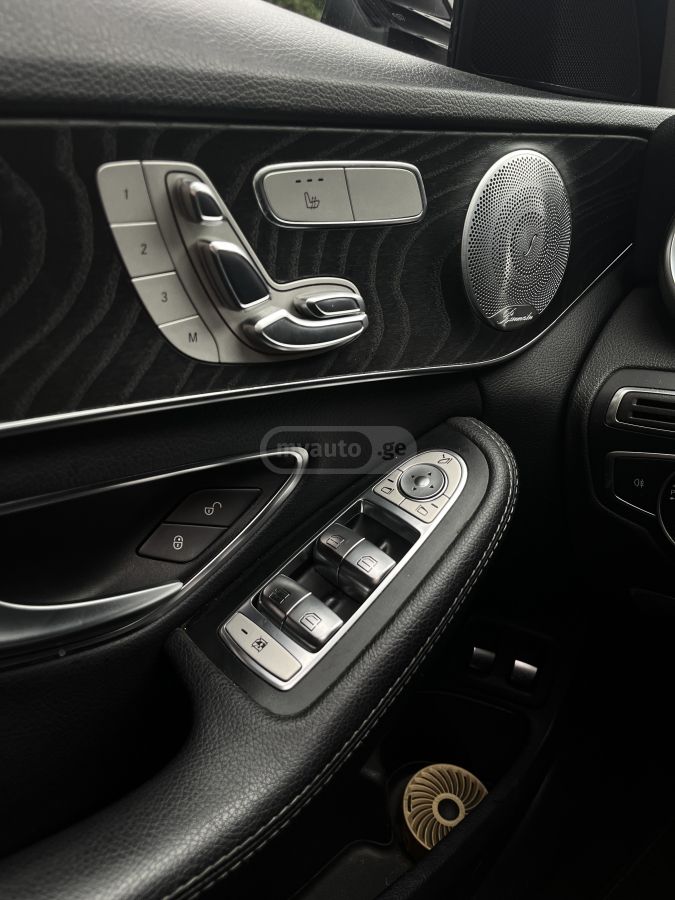 Mercedes-Benz C 300 - фото 7