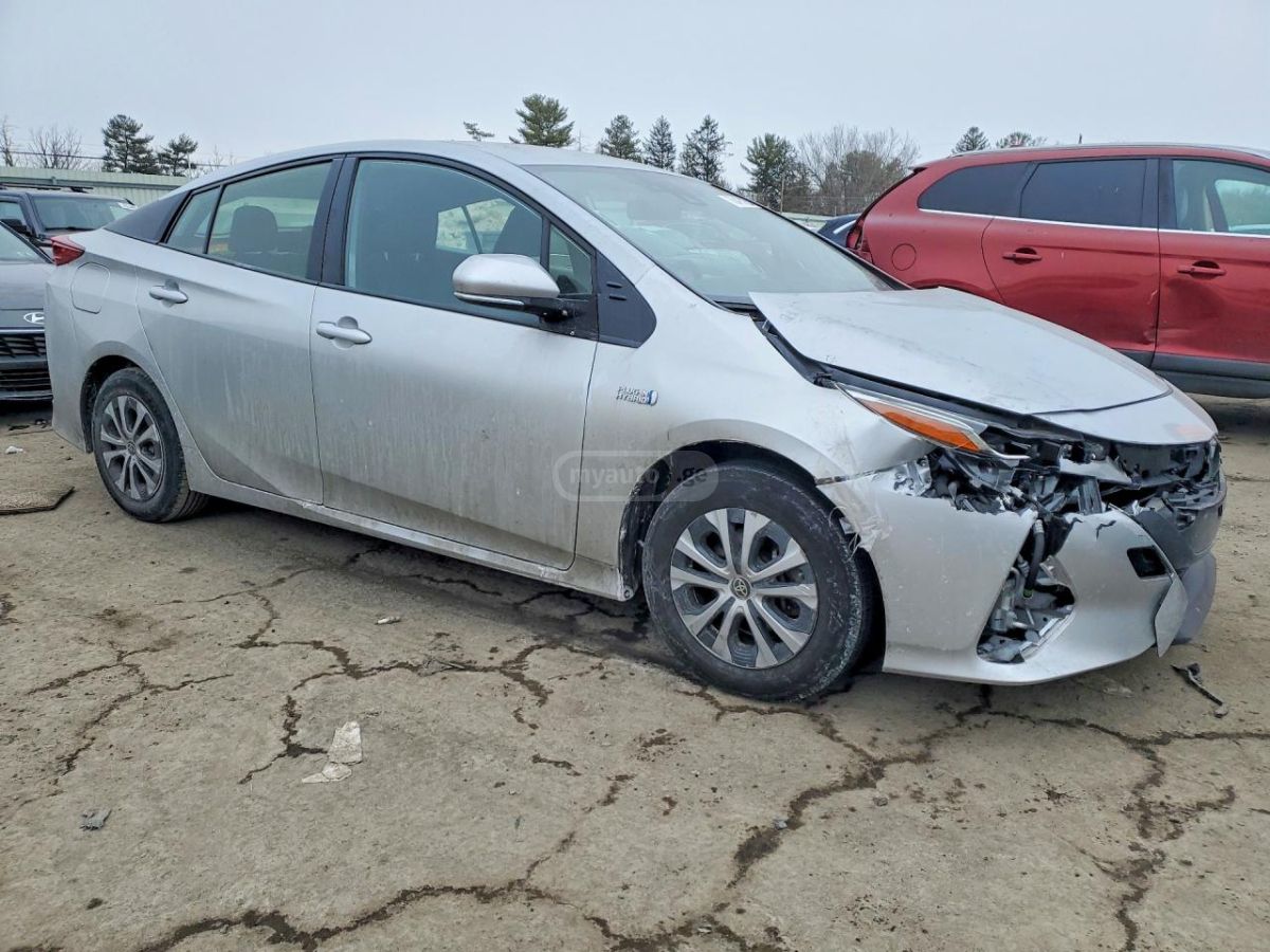 Toyota Prius Prime LE 5dr Hatchback CVT 2020 — миниатюра 4