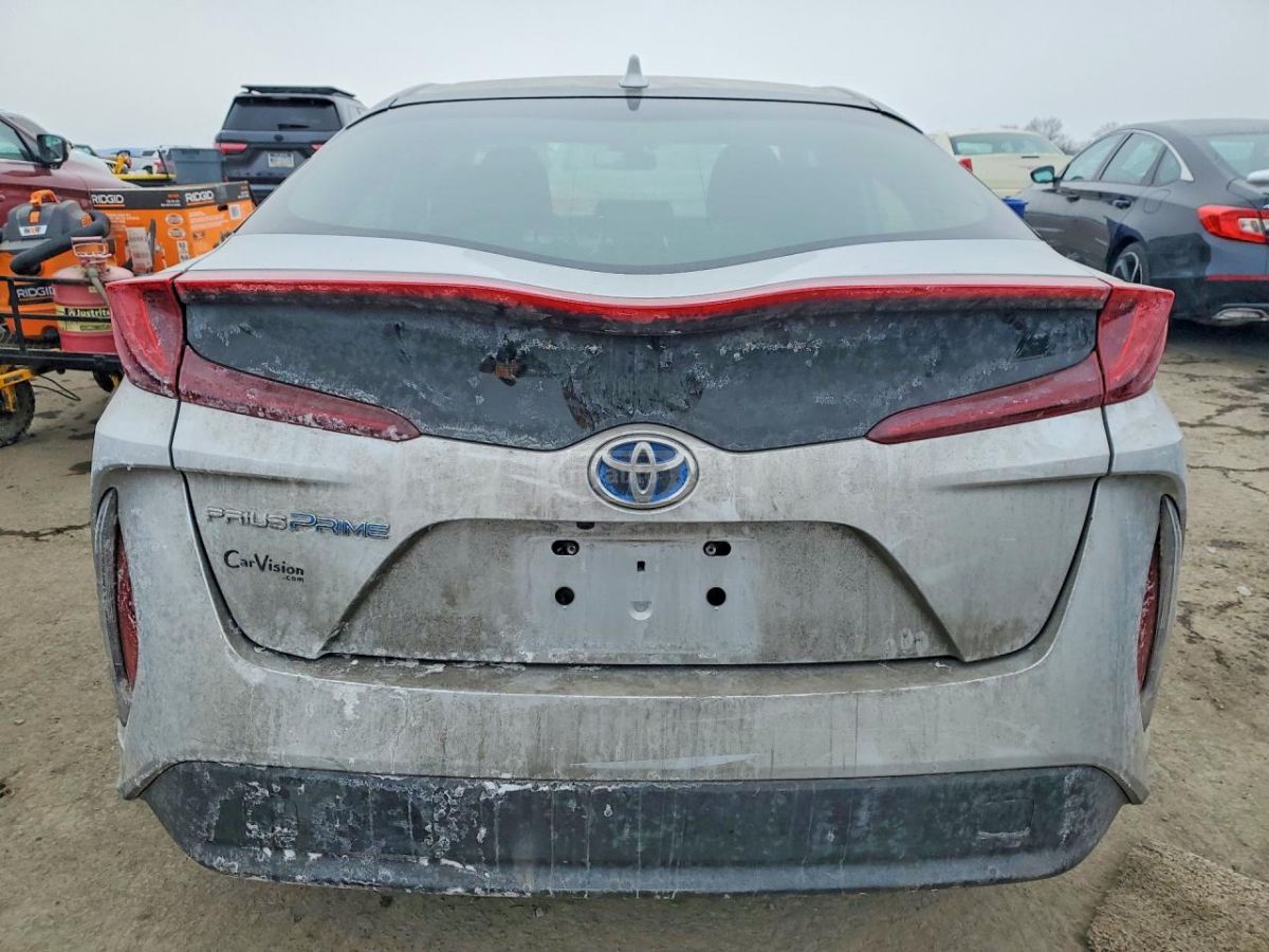 Toyota Prius Prime LE 5dr Hatchback CVT 2020 — миниатюра 6