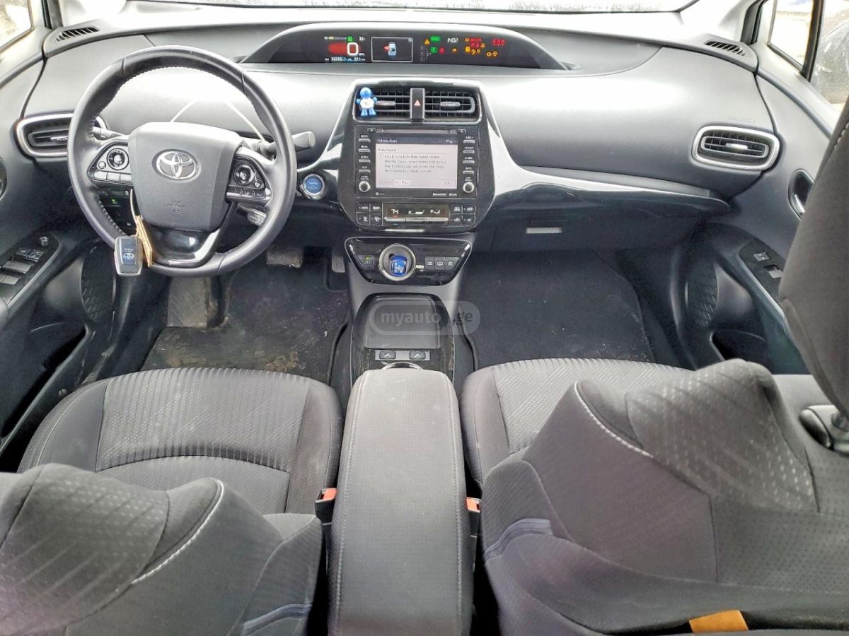 Toyota Prius Prime LE 5dr Hatchback CVT 2020 — миниатюра 8