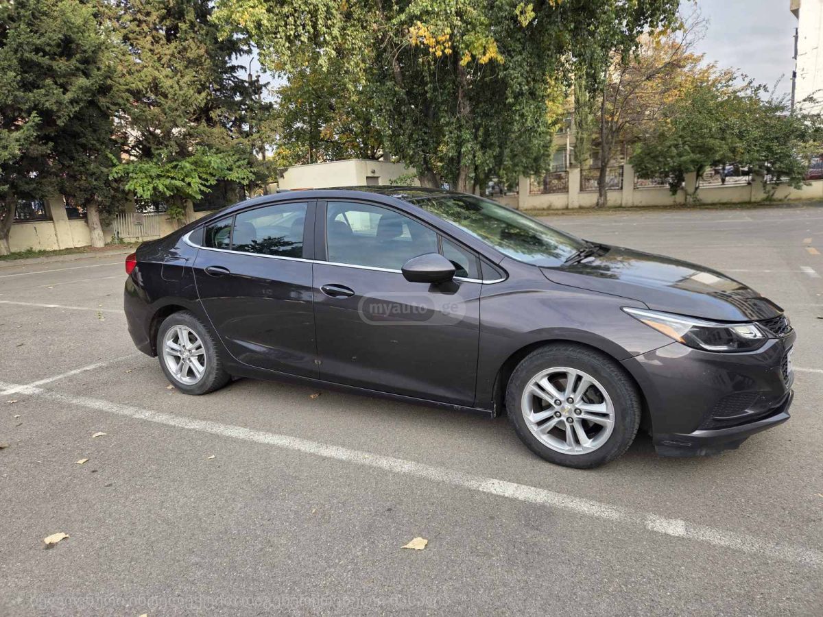 Chevrolet Cruze - фото 1