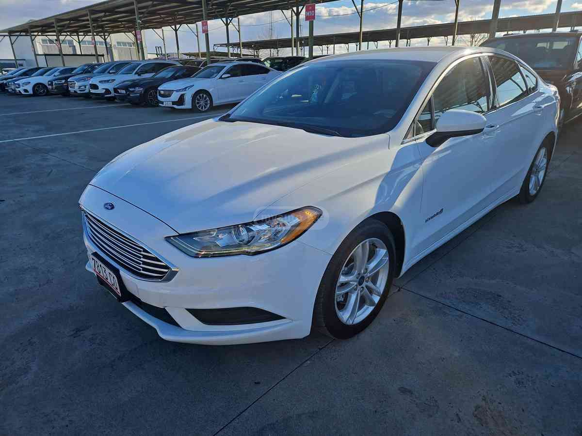 Ford Fusion - фото 1