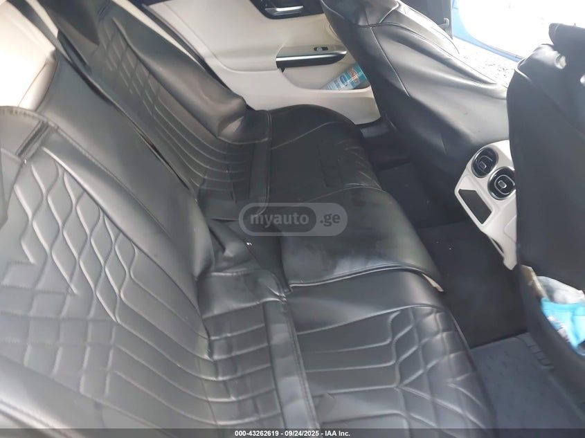 Mercedes-Benz C 300 2023 — миниатюра 8