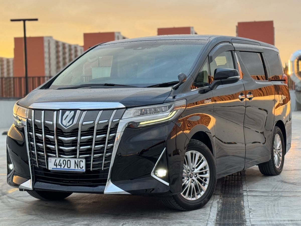 Toyota Alphard - фото 1