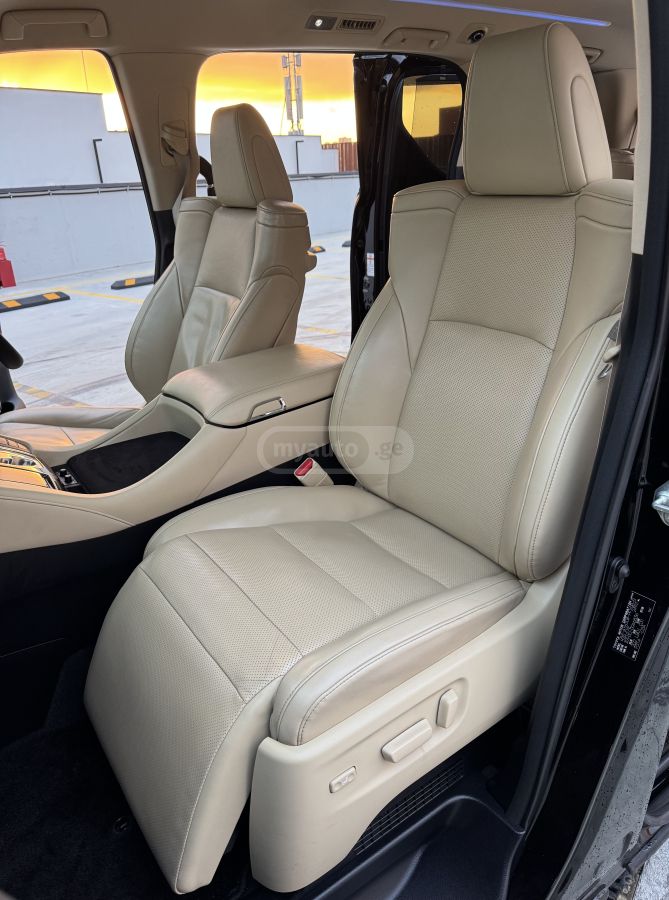 Toyota Alphard - фото 11