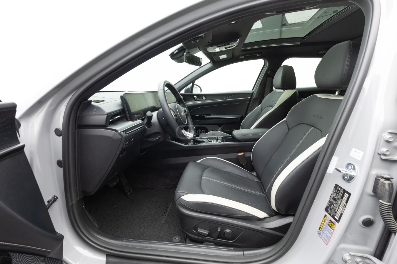 Kia Kia K5 — миниатюра 10