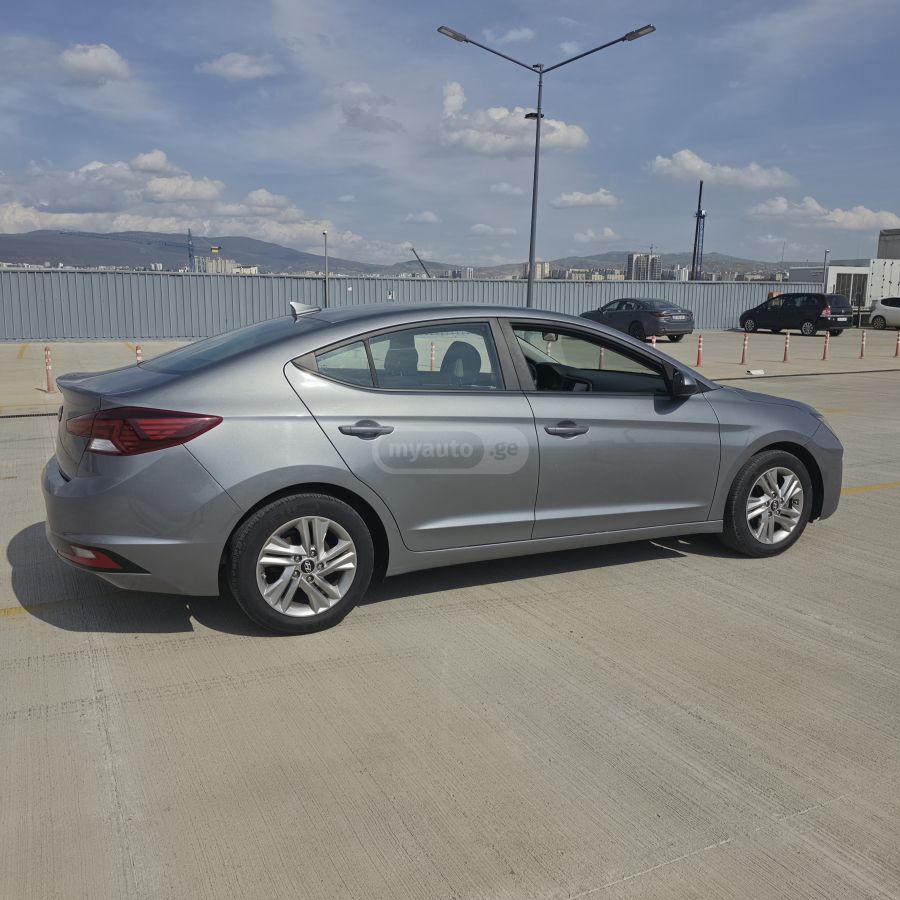 Hyundai Elantra - фото 10