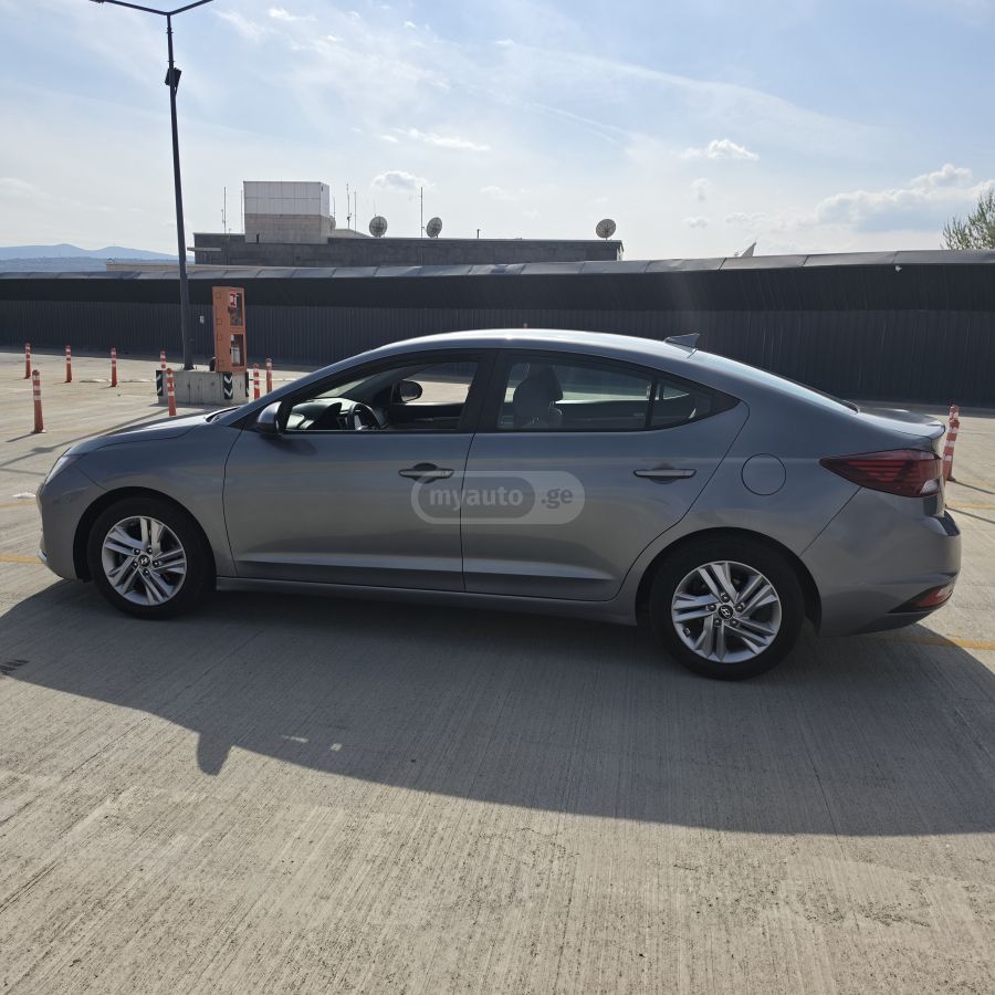 Hyundai Elantra - фото 13