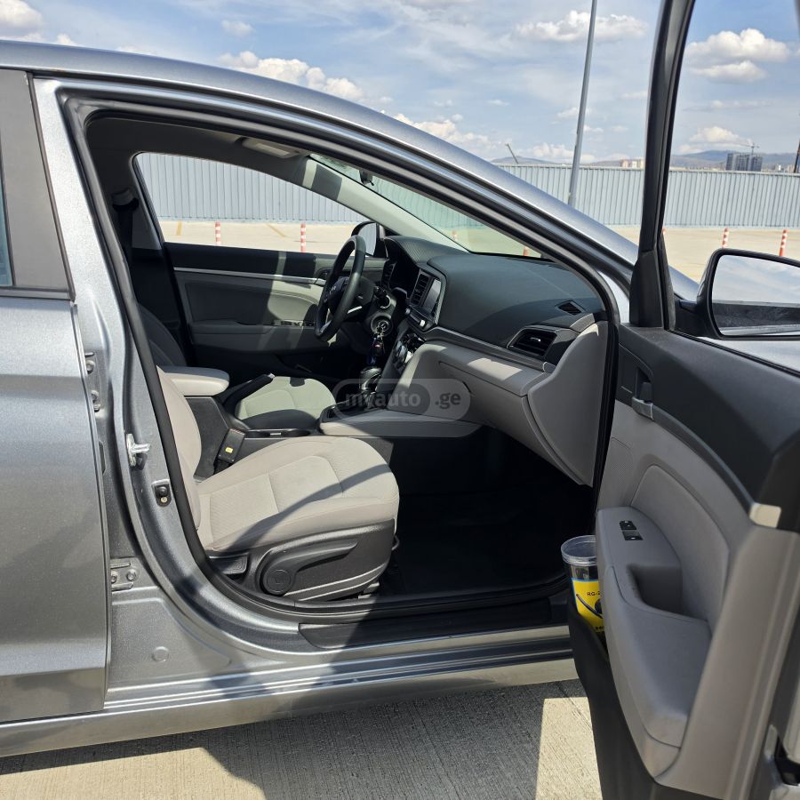 Hyundai Elantra - фото 4