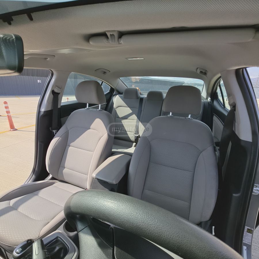 Hyundai Elantra - фото 5