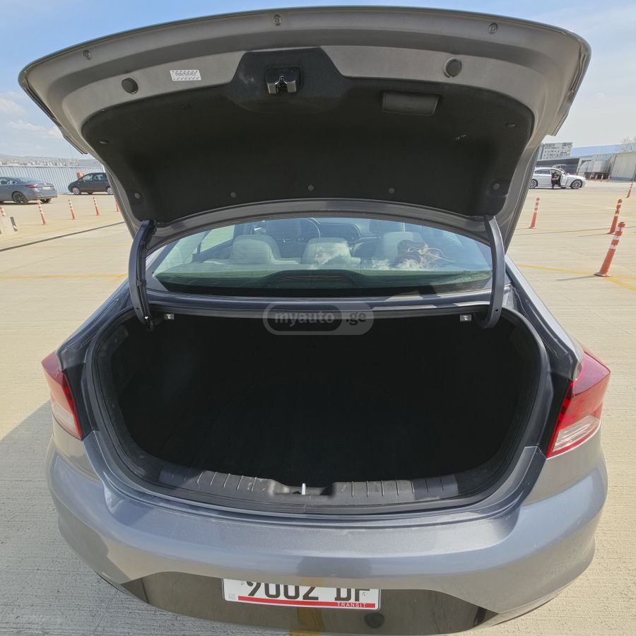 Hyundai Elantra - фото 9