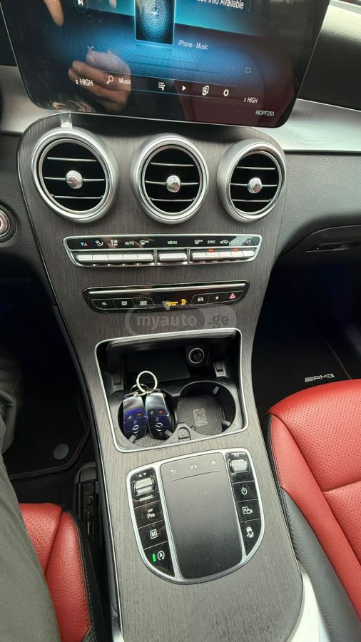Mercedes-Benz GLC 300 - фото 14