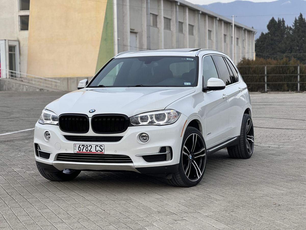 BMW X5 - фото 1