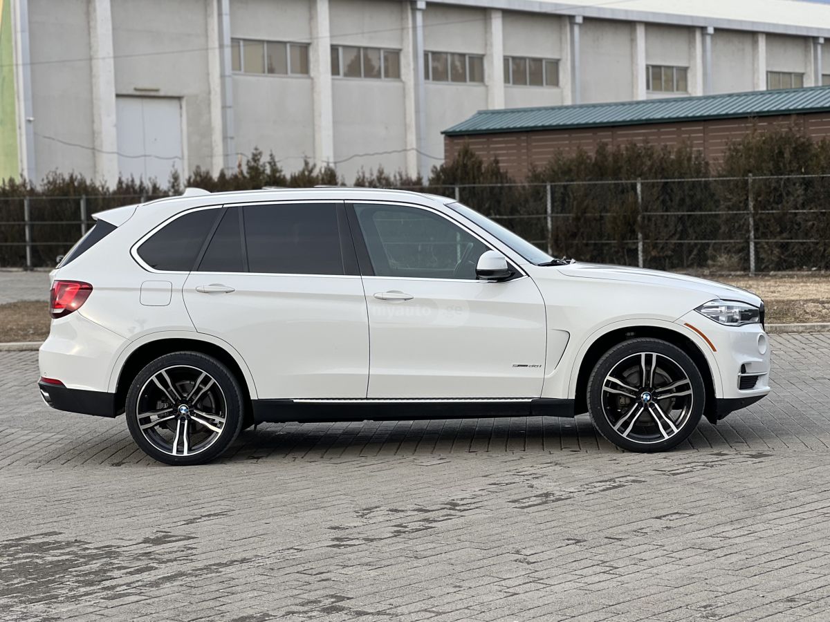 BMW X5 - фото 10