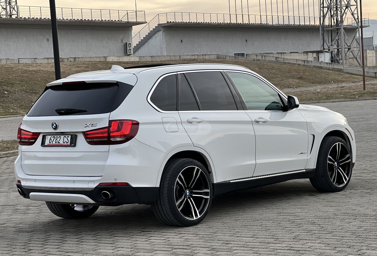 BMW X5 - фото 2