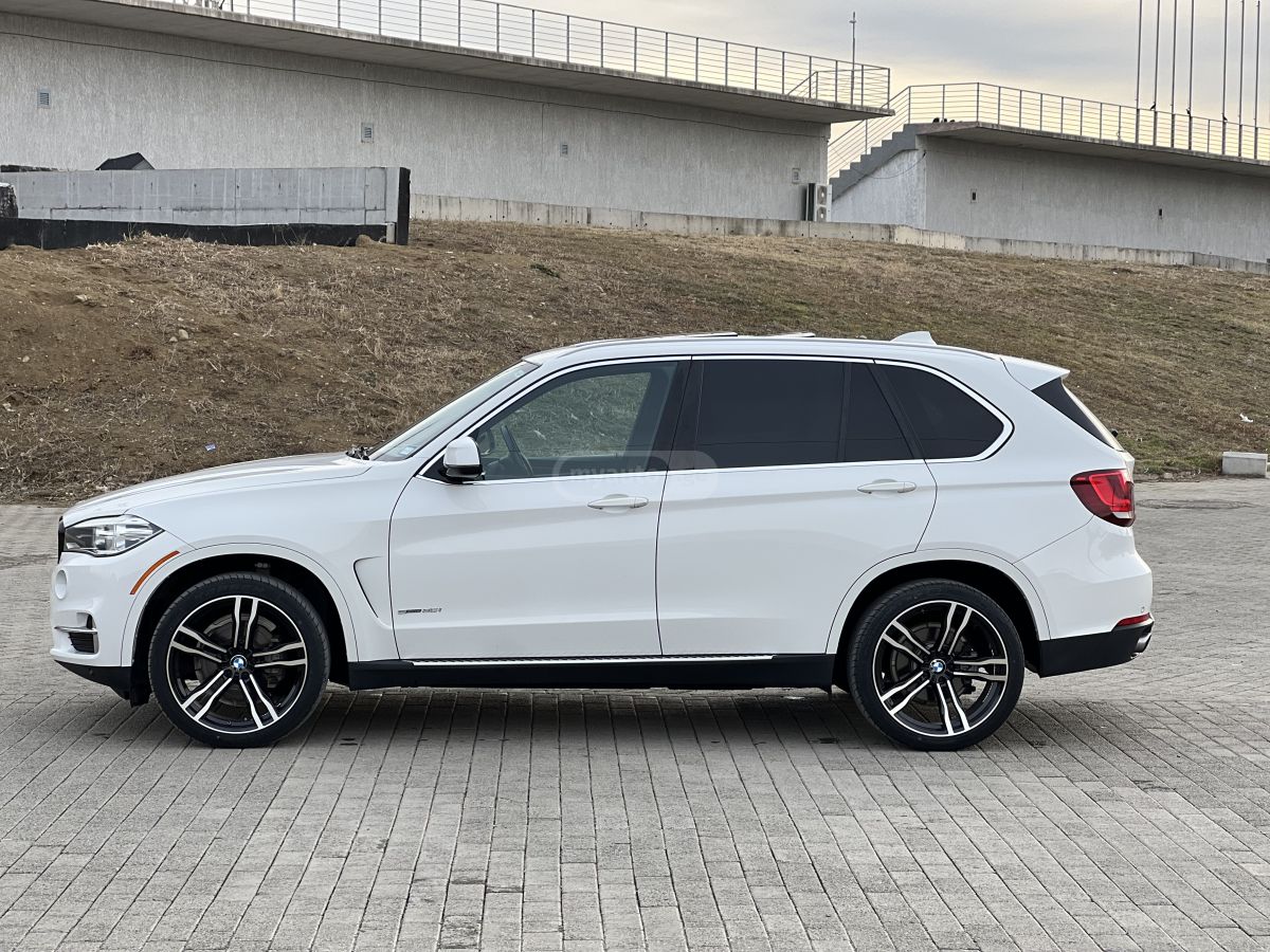 BMW X5 - фото 9