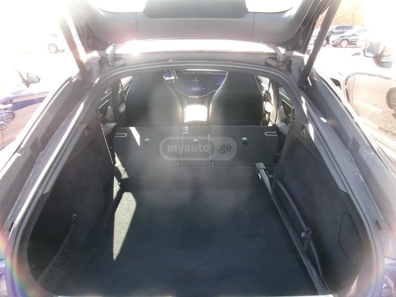 Mercedes-Benz EQS - фото 12