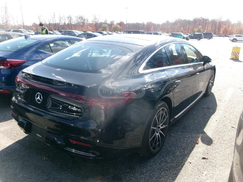 Mercedes-Benz EQS - фото 3