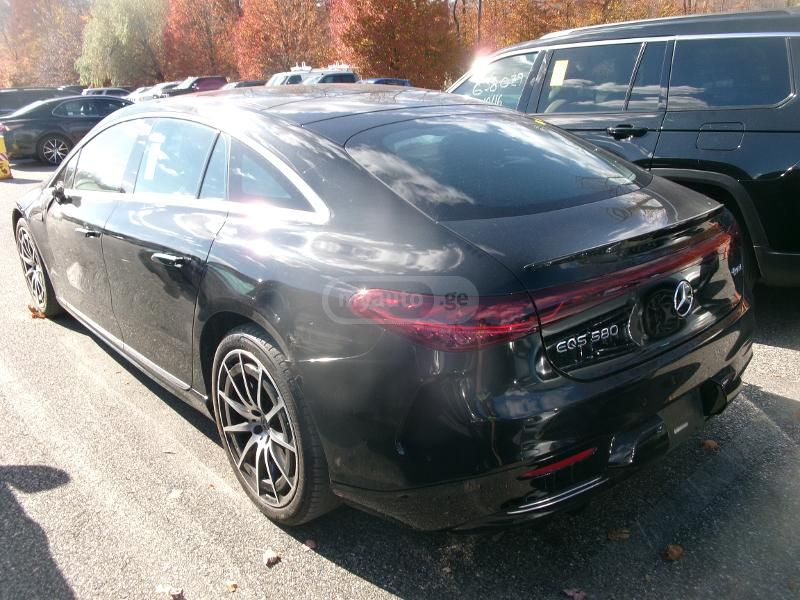 Mercedes-Benz EQS - фото 4