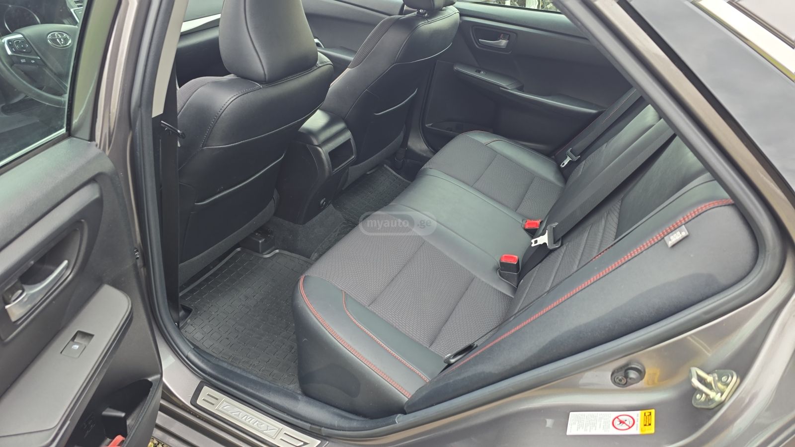 Toyota Camry - фото 6