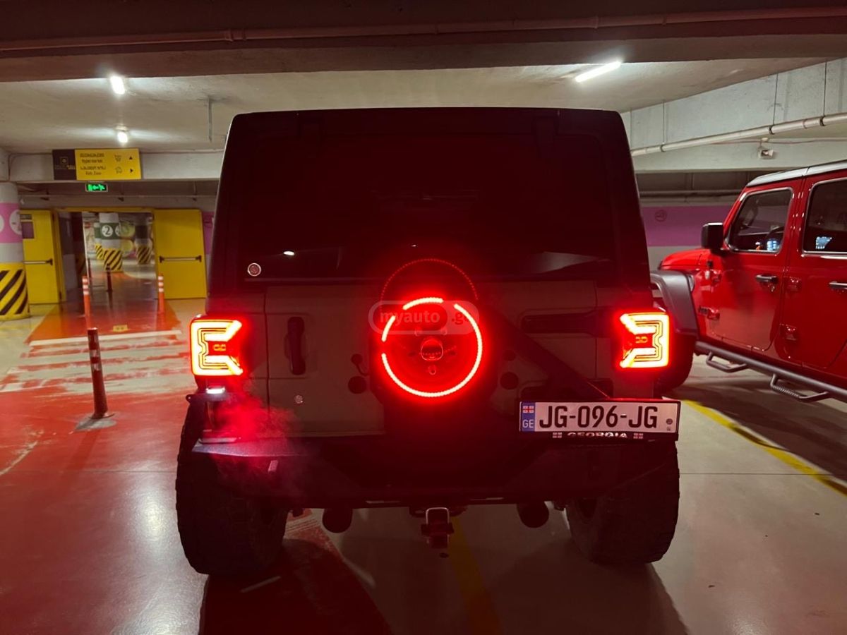 Jeep Rubicon 4dr 4x4 Automatic — миниатюра 4