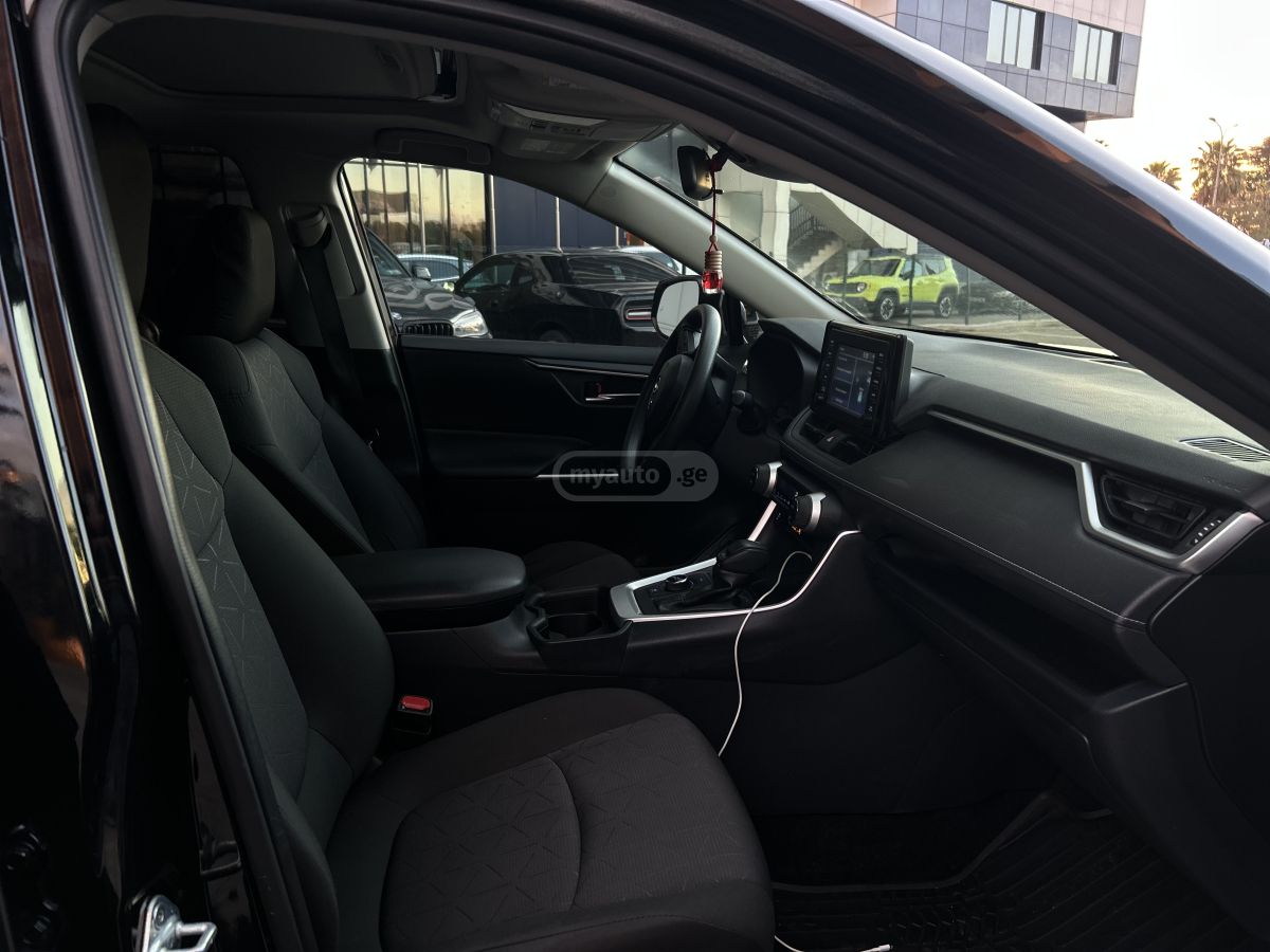 Toyota RAV 4 - фото 15