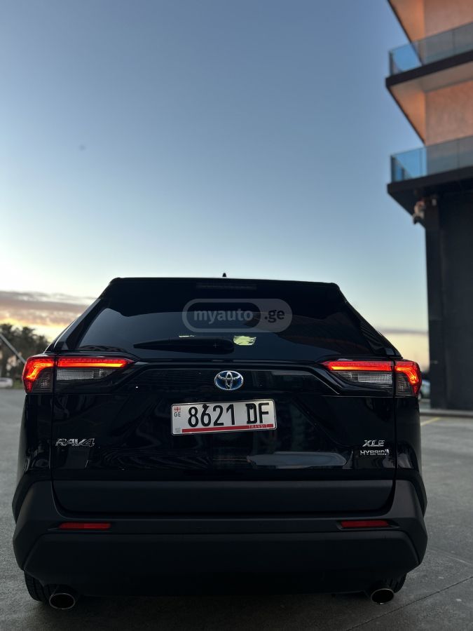 Toyota RAV 4 - фото 3