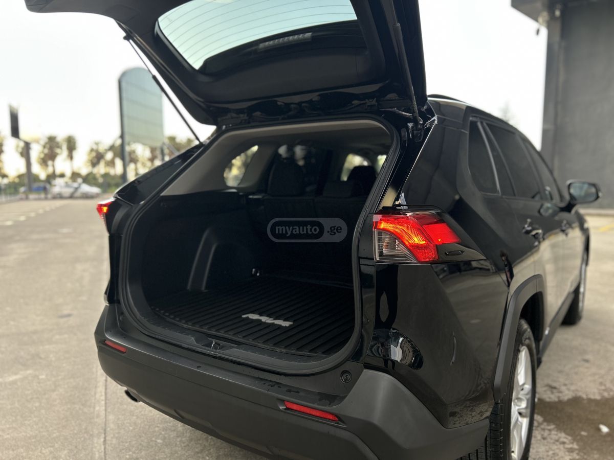 Toyota RAV 4 - фото 7