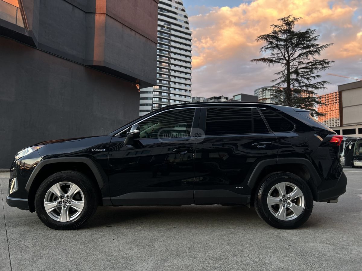 Toyota RAV 4 - фото 9