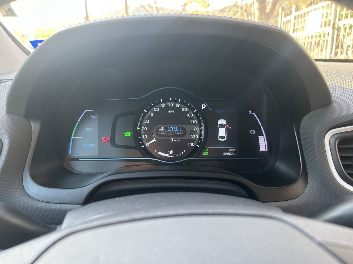 Hyundai Ioniq - фото 14
