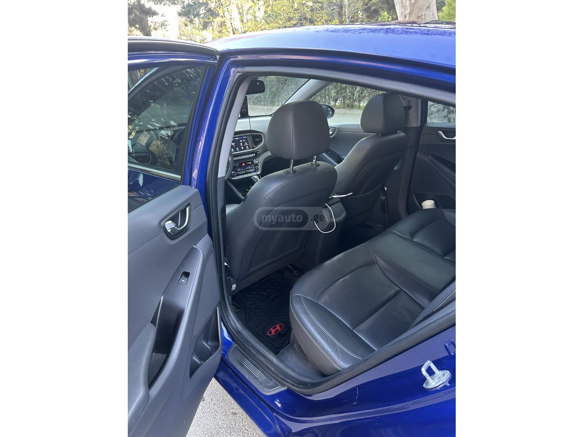Hyundai Ioniq - фото 8