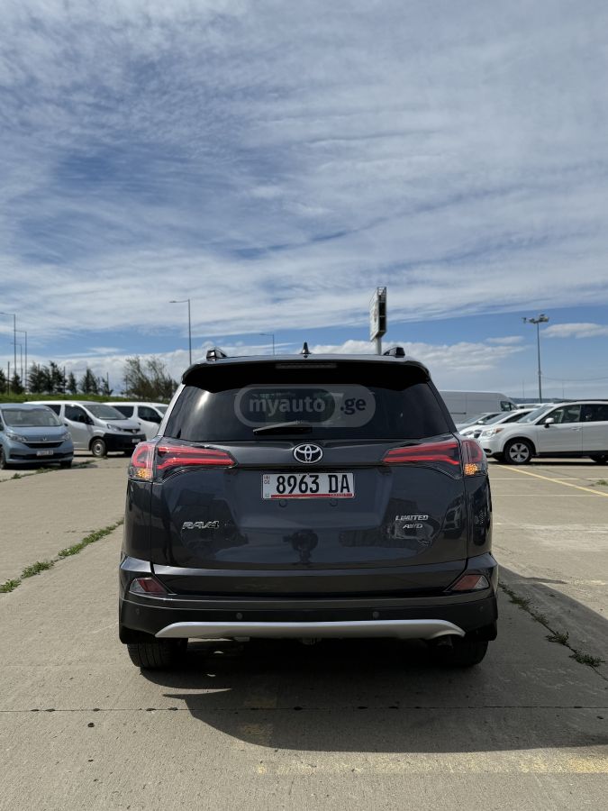 Toyota RAV 4 - фото 4