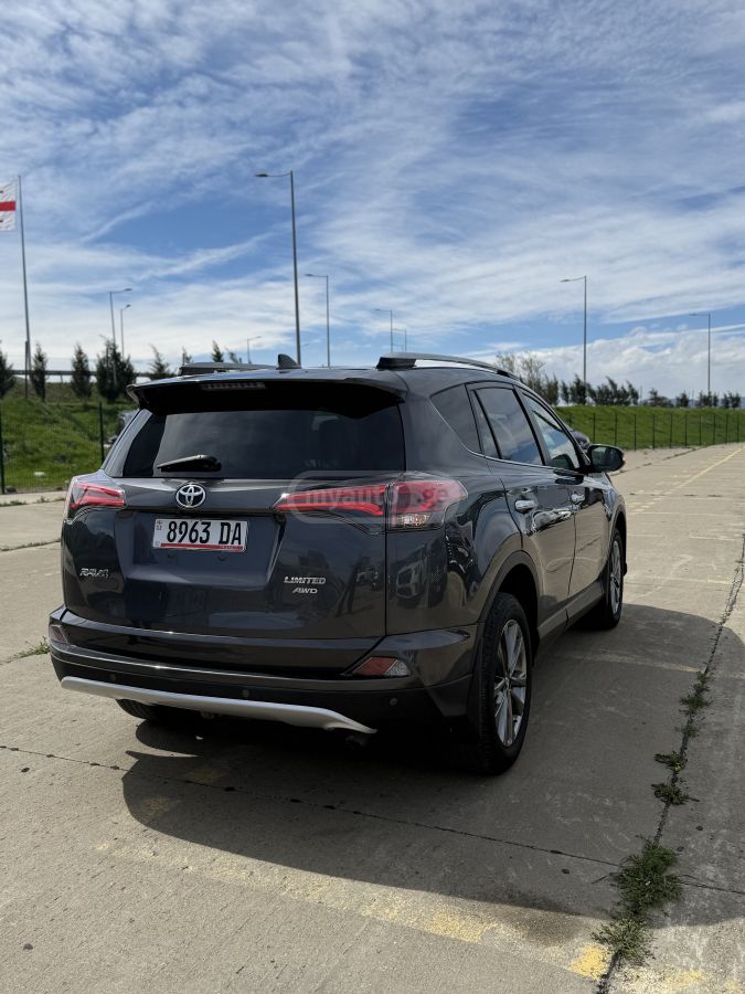 Toyota RAV 4 - фото 5